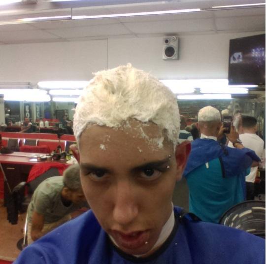 Peter La Anguila estrena look inspirado en Lio Messi