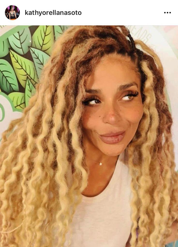 ¡Camaleónica! Kathy Orellana ahora tiene el pelo verde