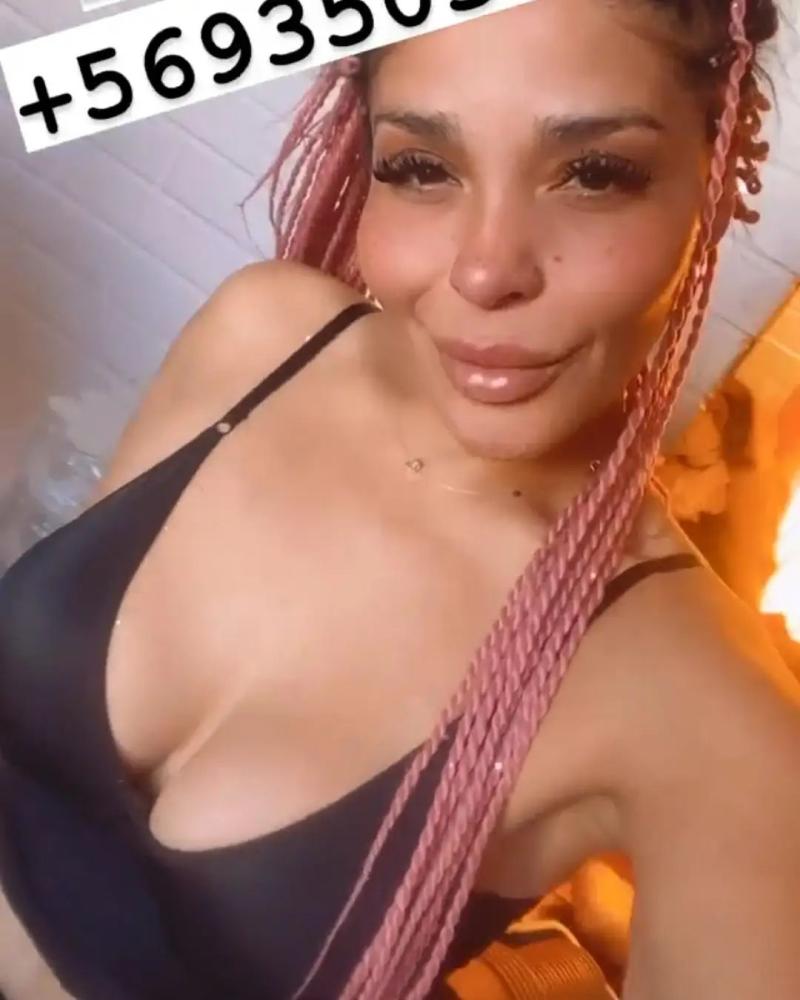 ¡Camaleónica! Kathy Orellana ahora tiene el pelo verde