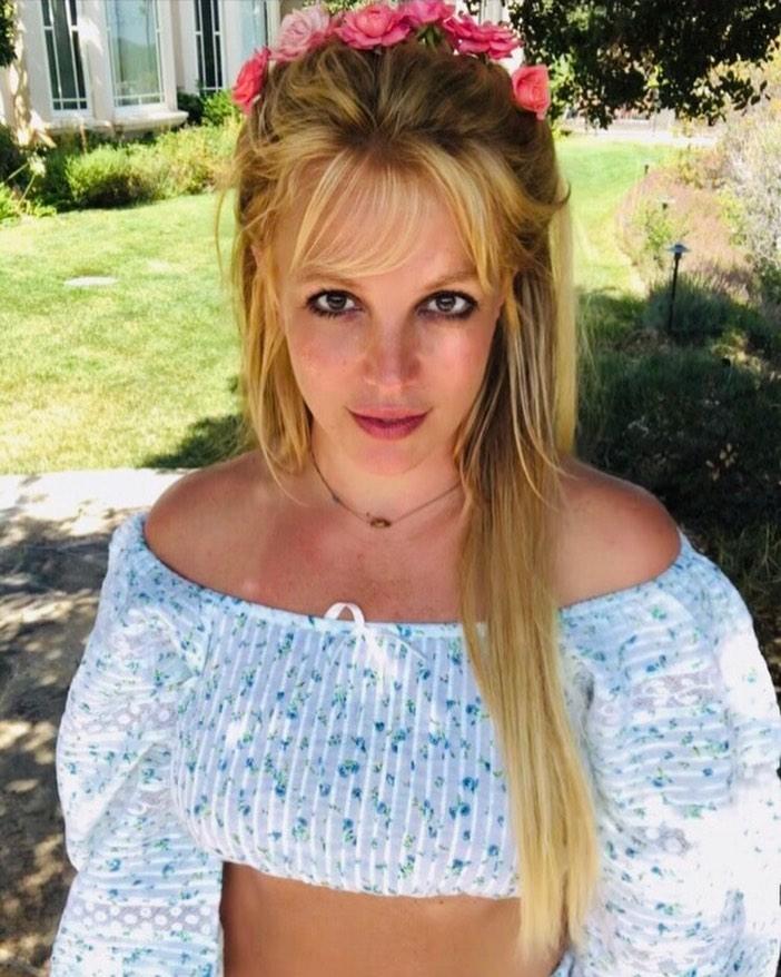 Britney Spears desafía la censura con desnudo total