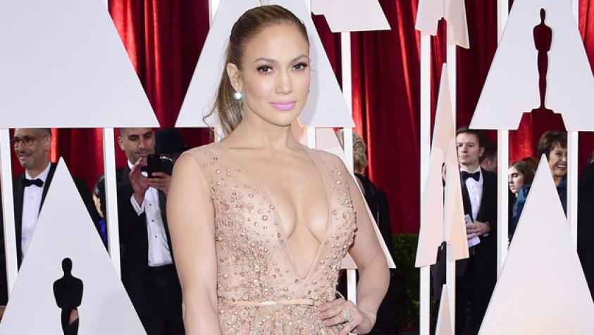 ¡Jlo y otra invitada usaron el mismo vestido en los Oscar!
