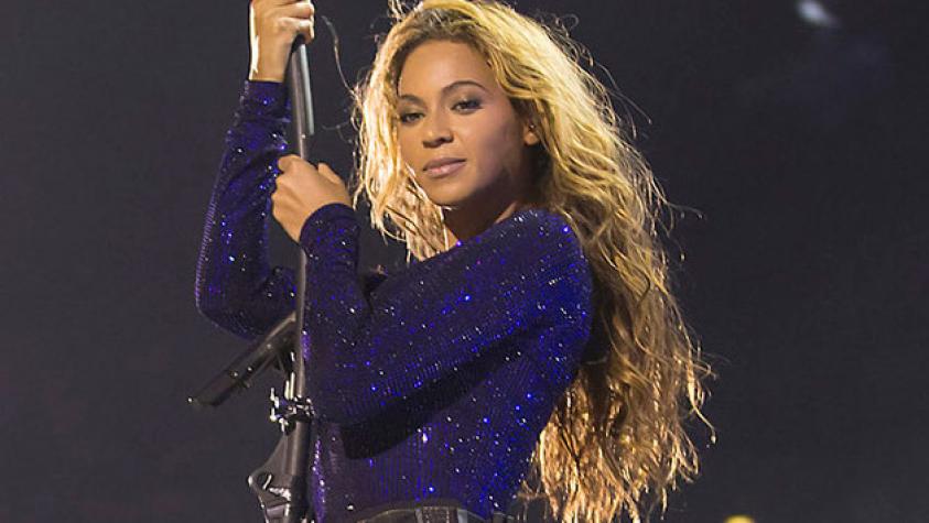 El escote más grande que Beyoncé haya usado fue en la “Pelea del Siglo”