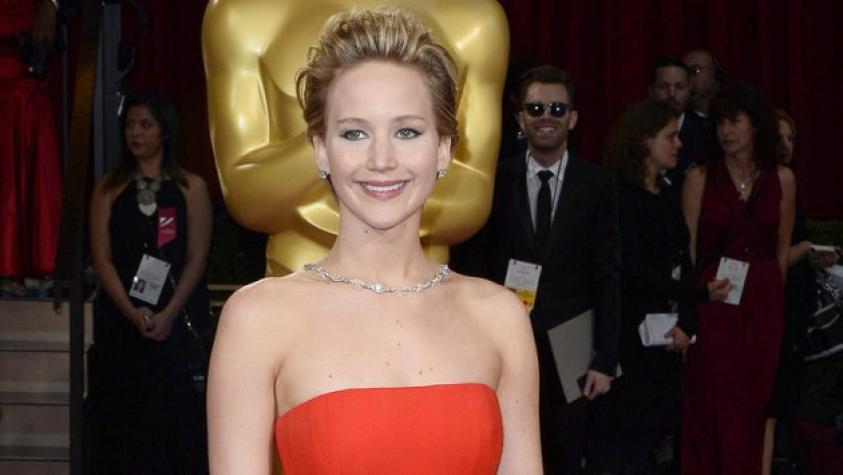 ¡Jennifer Lawrence se vuelve a caer en los Oscar!