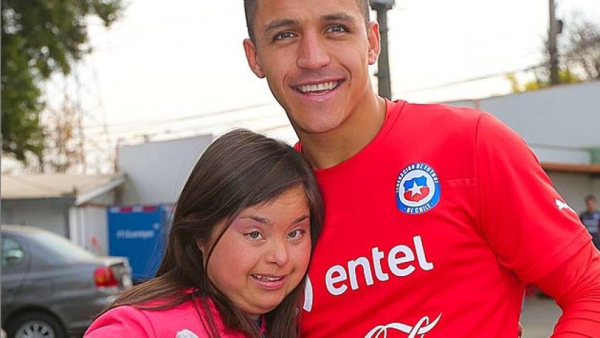Alexis Sánchez aceptó la propuesta de una fanática