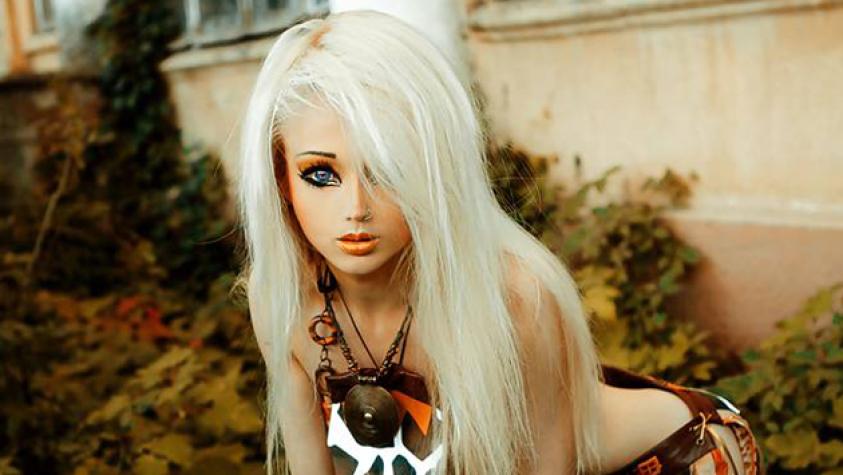 La “Barbie Humana” está sacando músculos para convertirse en una guerrera