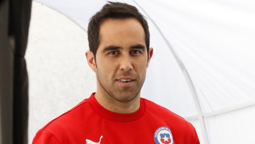 El tierno gesto de Claudio Bravo con un pequeño hincha