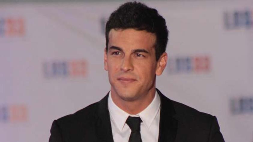 Mario Casas aparece rubio y de pelo largo en su nueva película