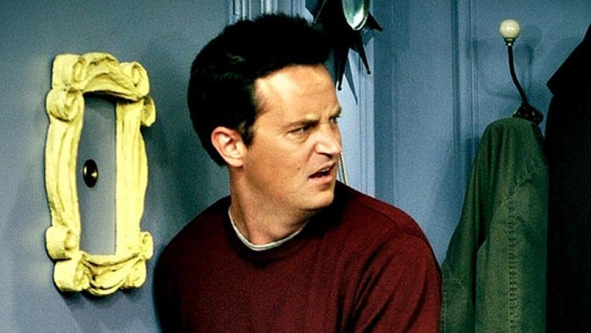 Fan obsesionado vive la vida como Chandler de “Friends”