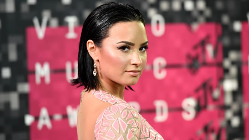 Demi Lovato reconoce que ha tenido relaciones con mujeres