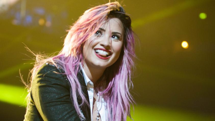 Demi Lovato se luce en bikini en divertido video