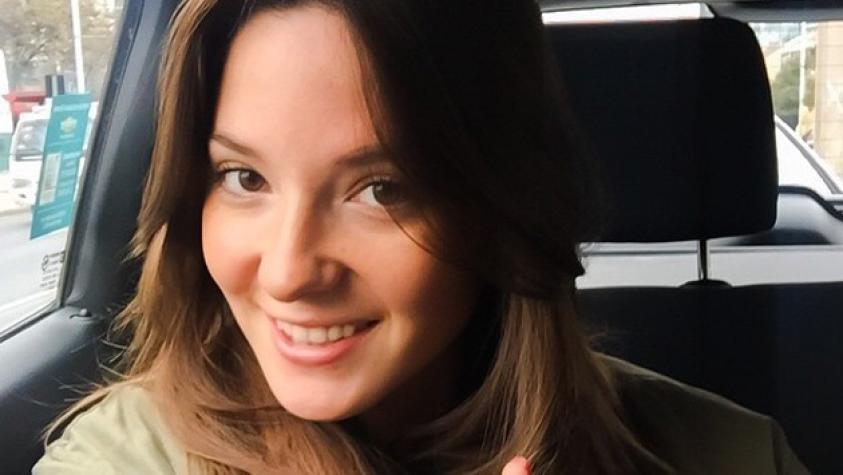 Kel Calderón fue aun evento con orejitas de gata a lo Ariana Grande
