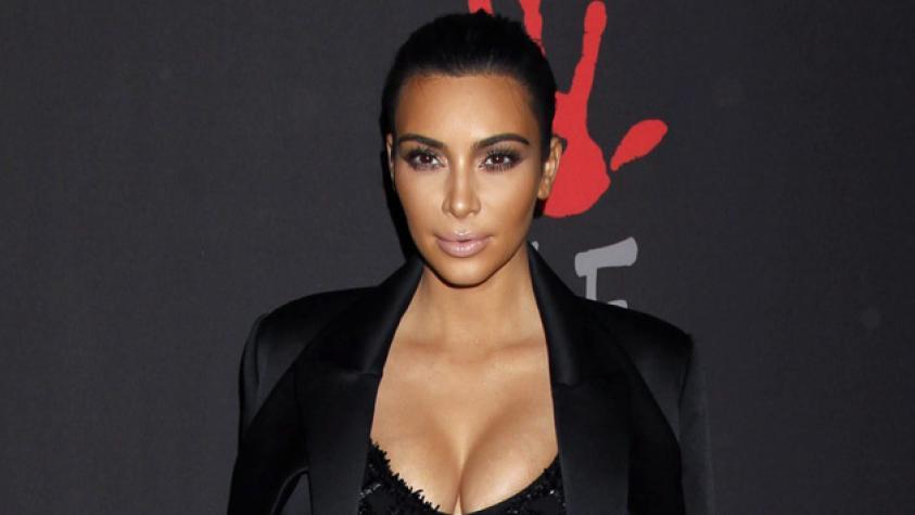 Kim Kardashian celebra 27 millones de seguidores con sensual imagen