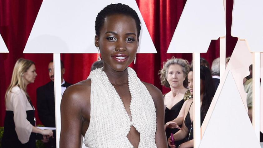 Ladrón del vestido de Lupita Nyong'o lo devuelve ¡Porque era falso!