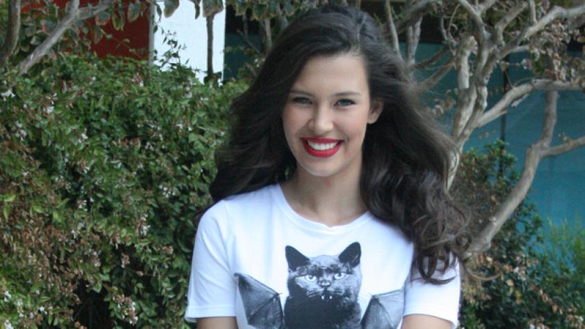 Michelle Carvalho compartió tierna foto de su niñez