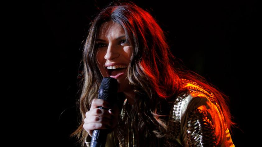 Laura Pausini sufre vergonzoso “Bolocazo” en Perú