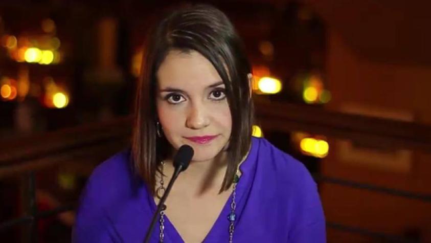 Rayén Araya asegura que fotos filtradas no son de ella