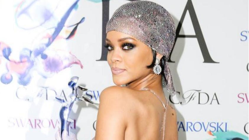 Rihanna hizo “twerking” con su vestido transparente