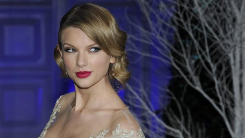¡Taylor Swift dejó atrás el pelo rubio!