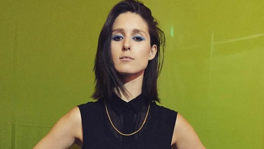 Francisca Valenzuela se une a la moda del “pelo de arcoíris”