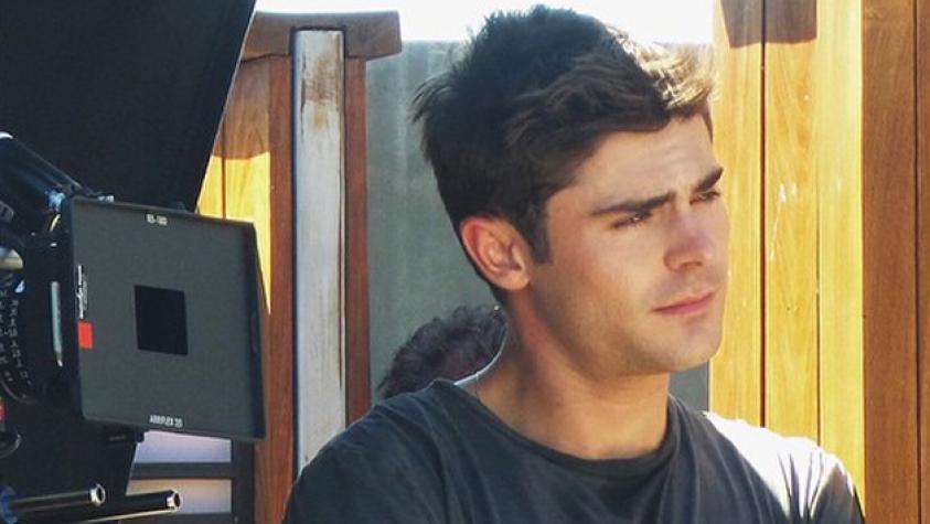 Hermano menor de Zac Efron causa furor en redes sociales