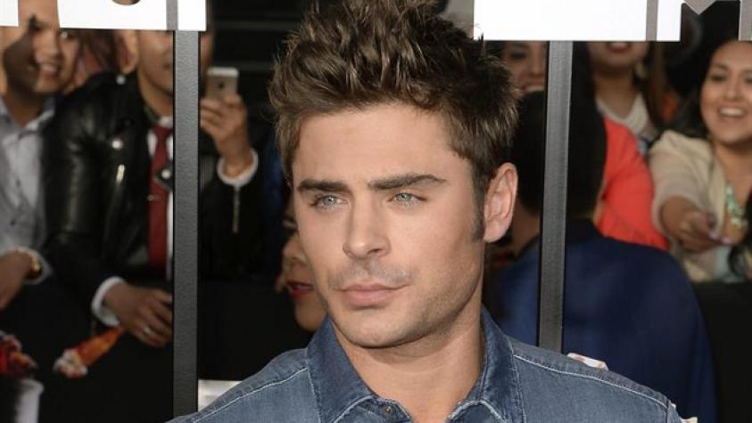Atención mujeres: ¡Zac Efron ofrece su auto y una cita!