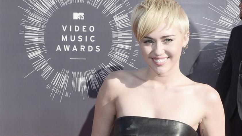 Miley Cyrus perjudica a Kim Kardashian publicando foto