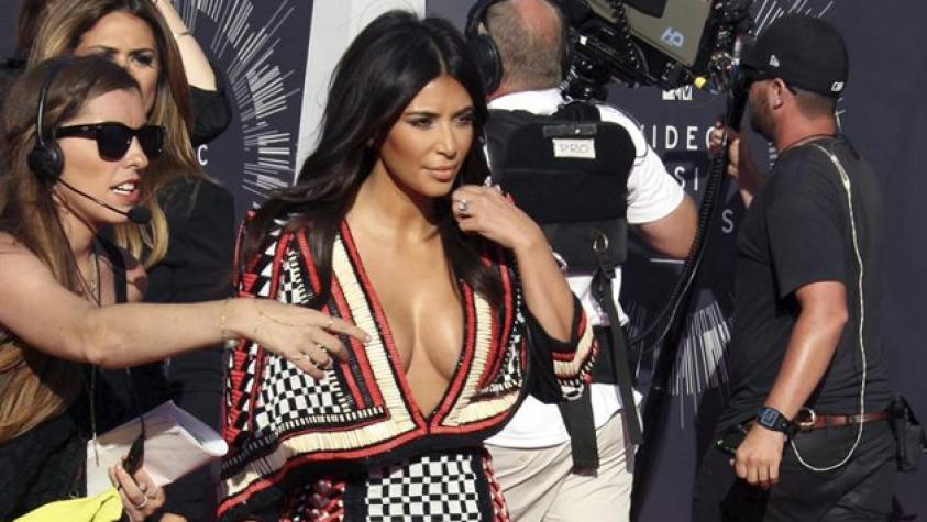Hija de Kim Kardashian lucirá réplica del anillo de compromiso de su madre