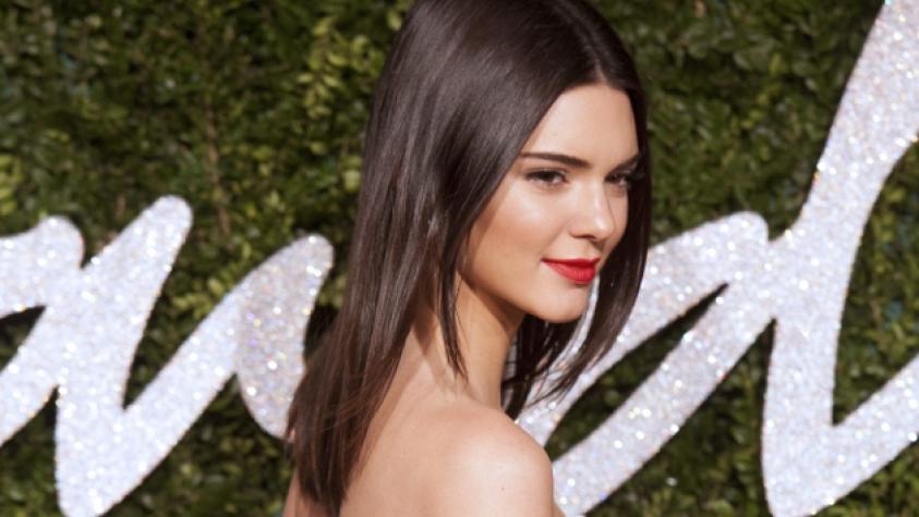 Kendall Jenner se tomó sensual y producida fotografía para revista