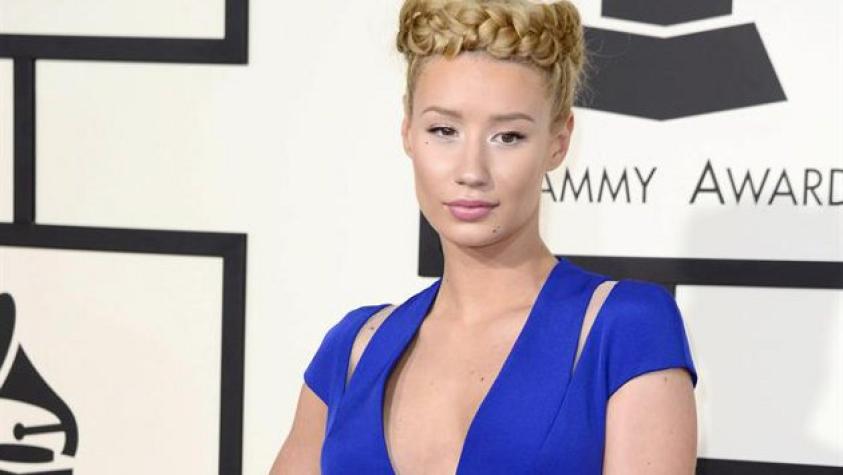 Repartidor de pizza dio a conocer el número privado de Iggy Azalea