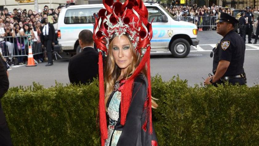 Foto casual de Sarah Jessica Parker enciende las dudas sobre “Sex and the City 3”