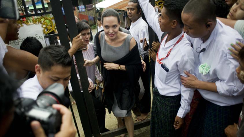 Angelina Jolie y Brad Pitt tramitan adopción de un niño sirio