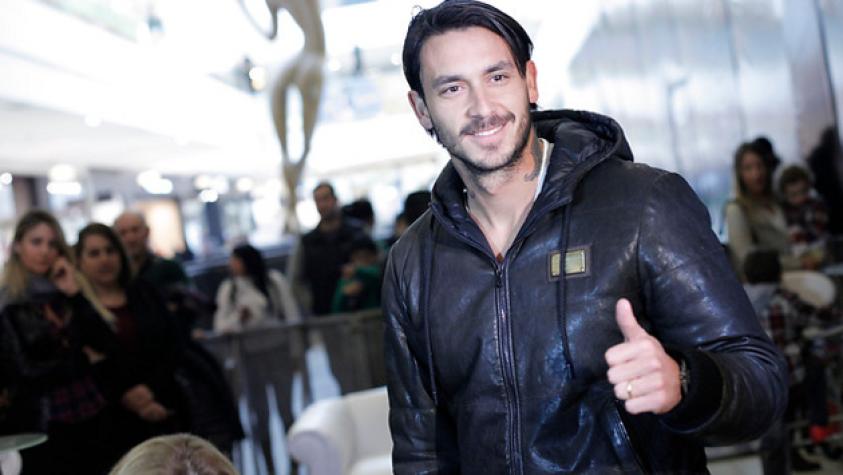 Mauricio Pinilla inauguró campaña fotográfica en conocido Mall