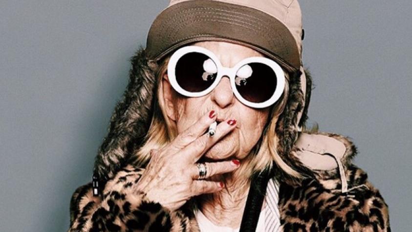 Abuela “lolein” suma fotos estilosas y en bikini en Instagram