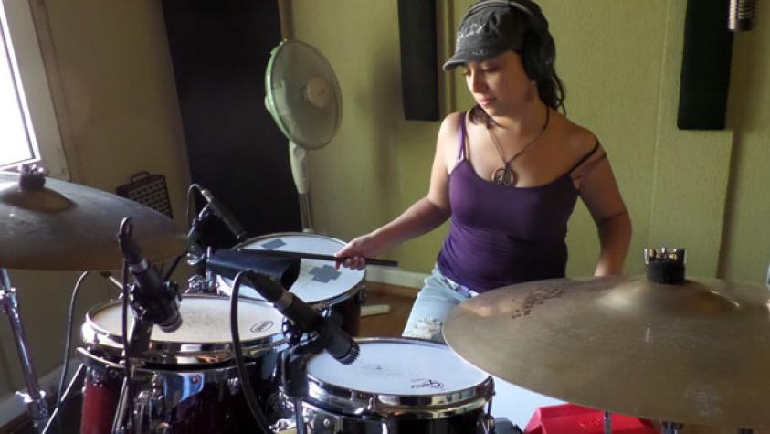 Conoce a la mujer que esta noche revolucionará la cumbia chilena