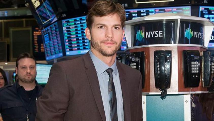 Ashton Kutcher inició campaña para incluir mudadores en baños masculinos