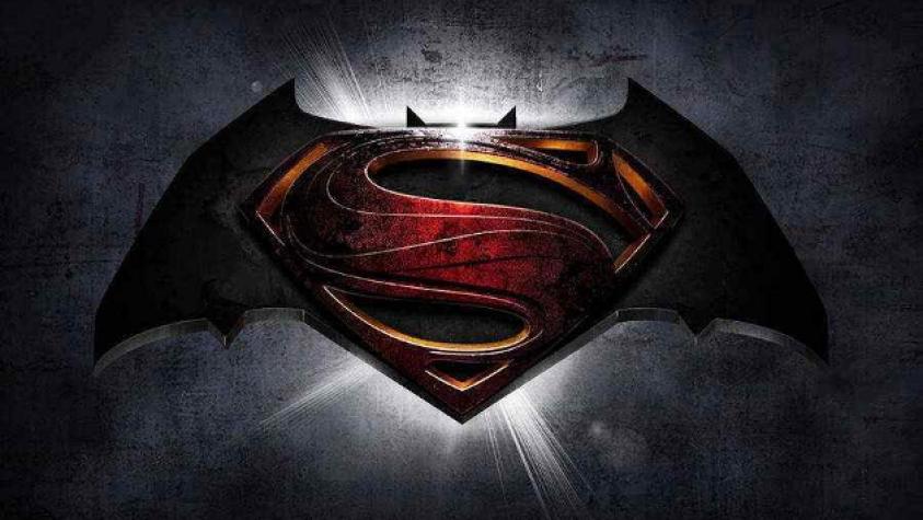 Director de “Batman vs Superman” publica posters oficiales