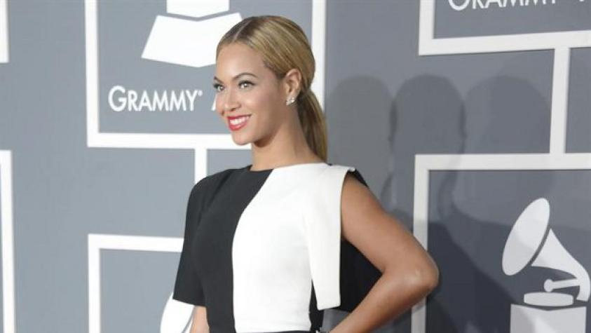 Sorprendieron a la ahora vegana Beyoncé con cuello de piel animal