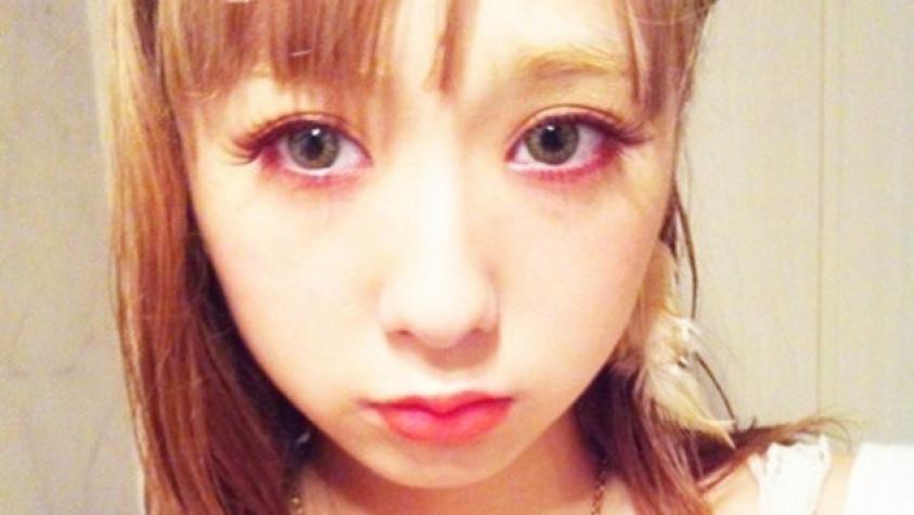 ¡Insólito! Nueva moda rompe con la regla básica del maquillaje