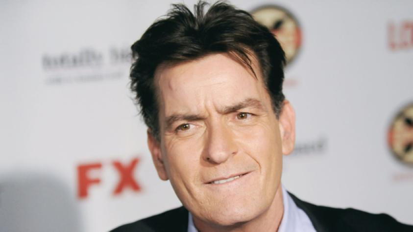 ¡Charlie Sheen atacó a su dentista con un cuchillo!