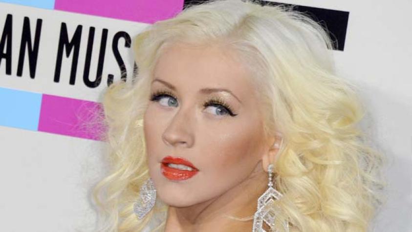 Christina Aguilera muestra su embarazo desnuda