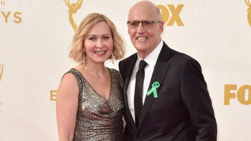 ¿Cuál es el significado de la cinta verde que ocuparon actores en los Emmy 2015?