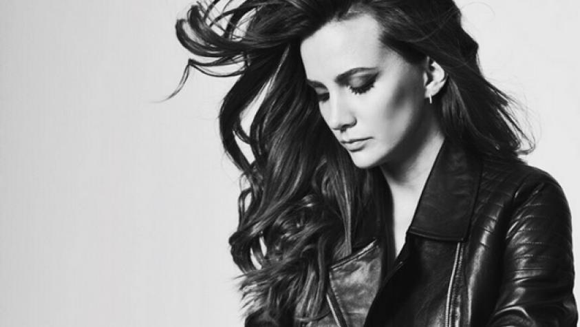 La interesante propuesta de Aylen Milla para promover el denim look
