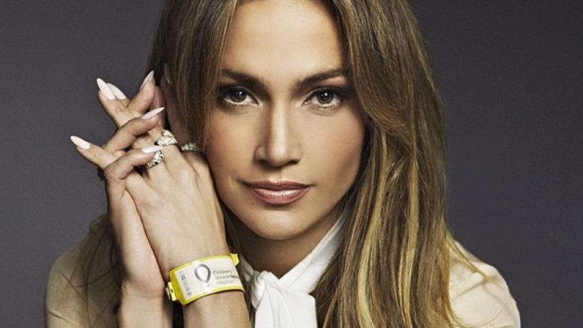 Jennifer López impacta con osado look a sus 46 años