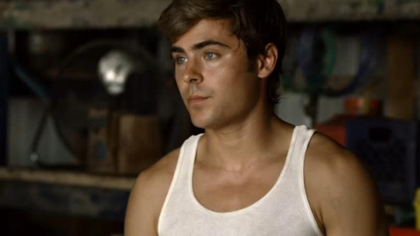 Zac Efron vuelve a fotografiarse tras fractura en la mandíbula