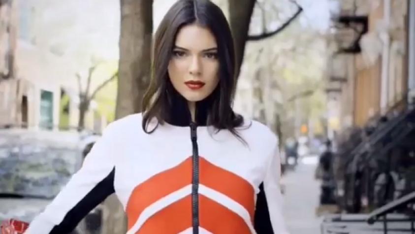 Kendall Jenner baila y desfila en publicidad para importante marca