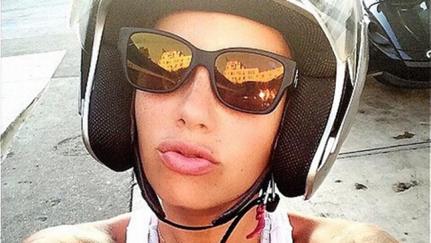 Ex de Kanye West posa a lo Kim Kardashian