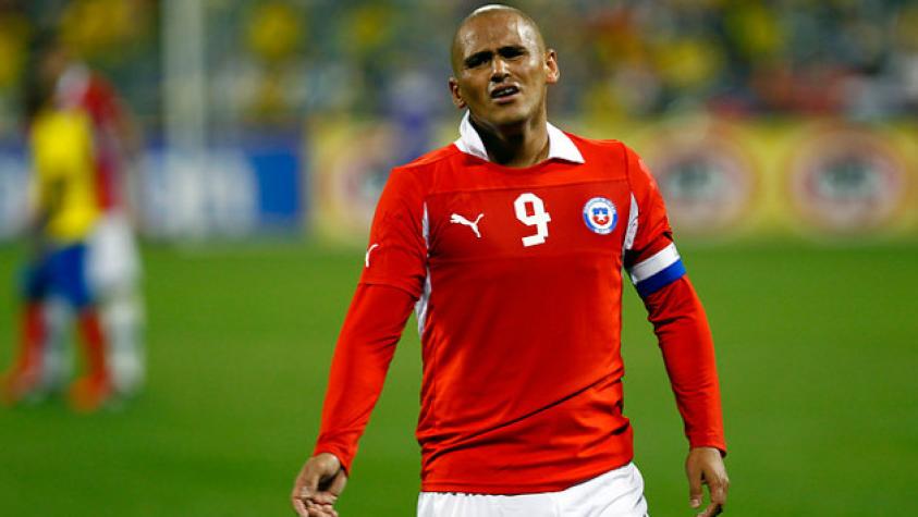 ¿Te lo imaginas? ¡Chupete Suazo se dejó crecer el pelo!