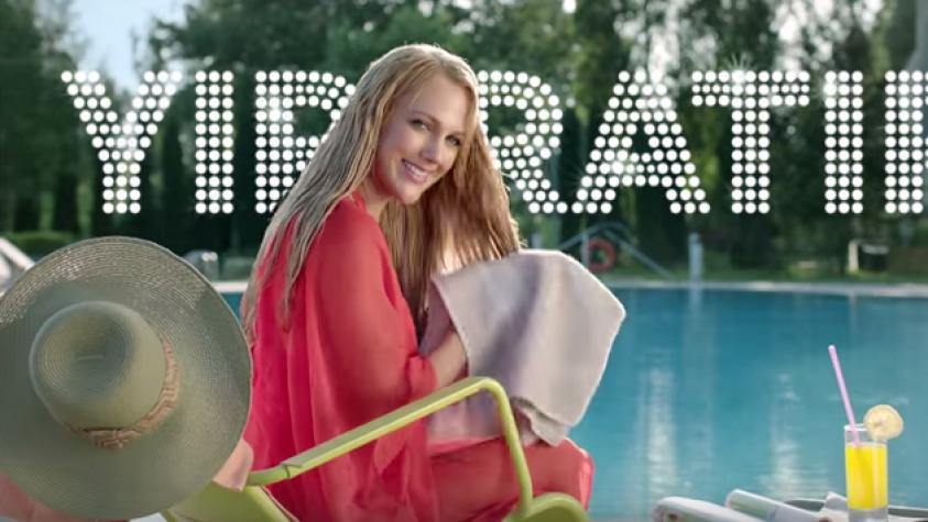 “Hurrem” se luce en comercial de shampoo de reconocida marca