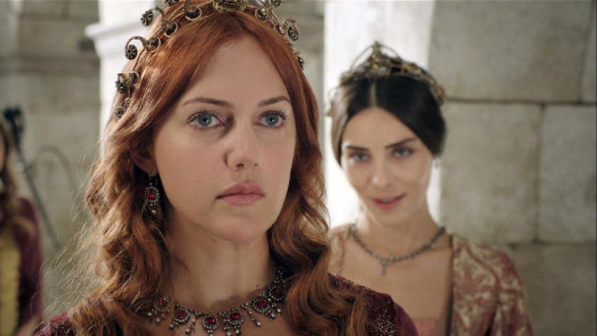 "Hurrem" de “El Sultán” confesó que su primer amor fue un chileno