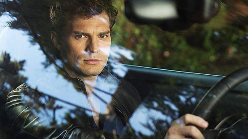 Niño asiste al colegio disfrazado de Christian Grey y causa revuelo